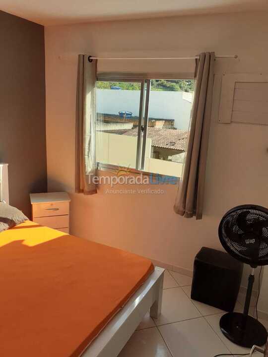 Apartamento para aluguel de temporada em Piúma (Monte Agha)