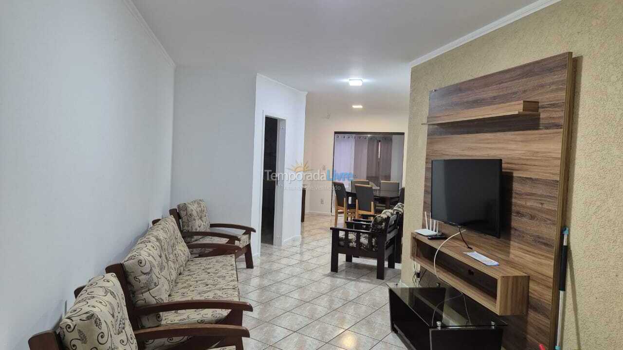 Apartamento para aluguel de temporada em Itapema (Meia Praia)