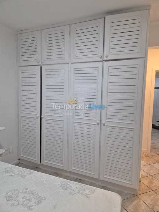 Apartamento para aluguel de temporada em Itapema (Meia Praia)