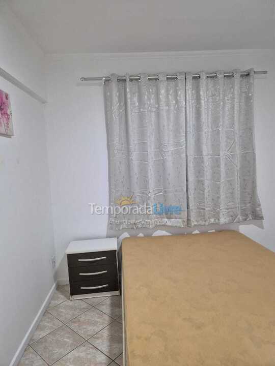 Apartamento para aluguel de temporada em Itapema (Meia Praia)