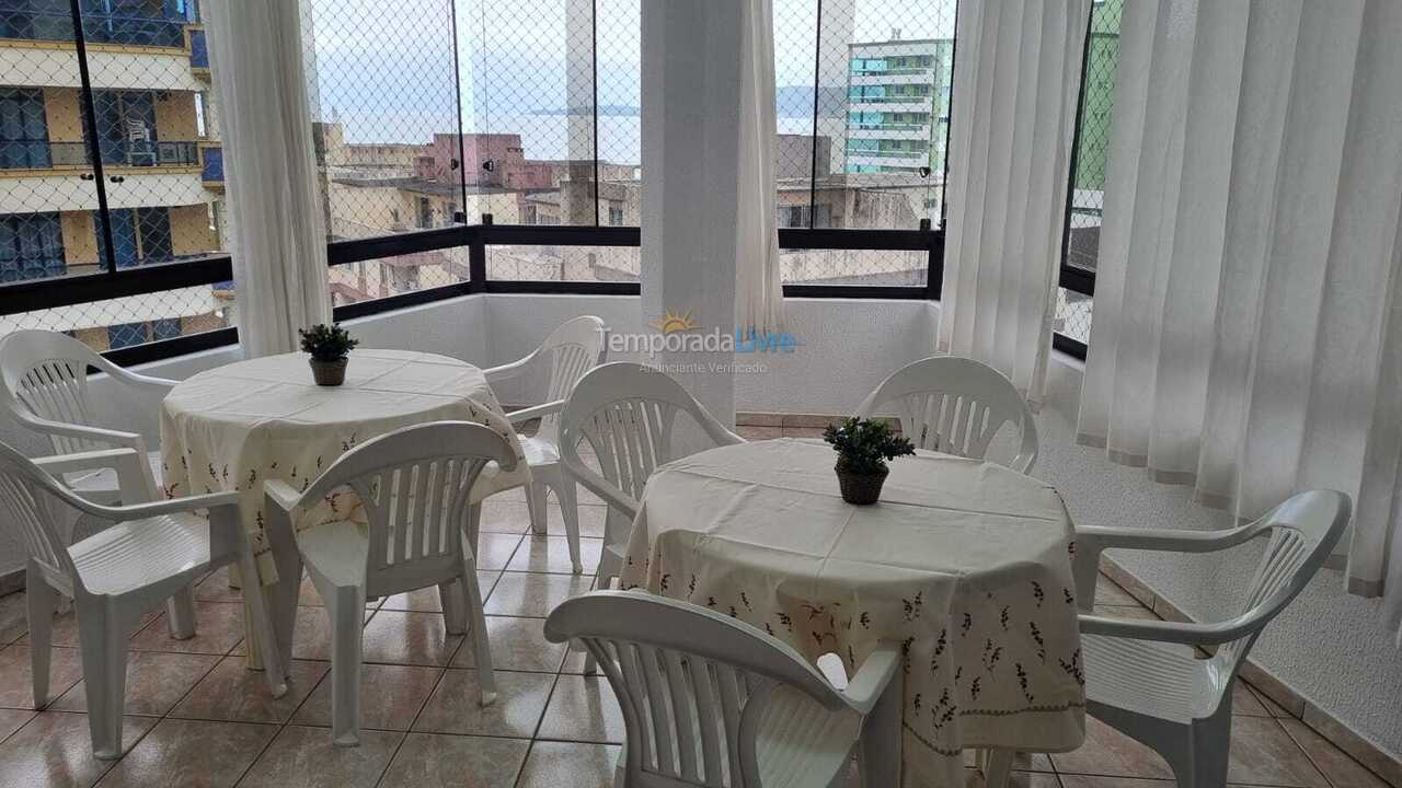 Apartamento para aluguel de temporada em Itapema (Meia Praia)