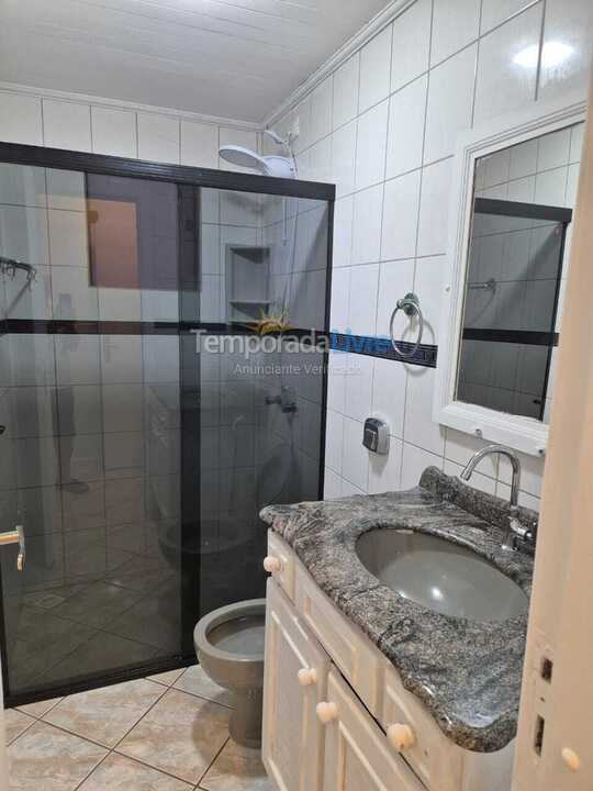 Apartamento para aluguel de temporada em Itapema (Meia Praia)