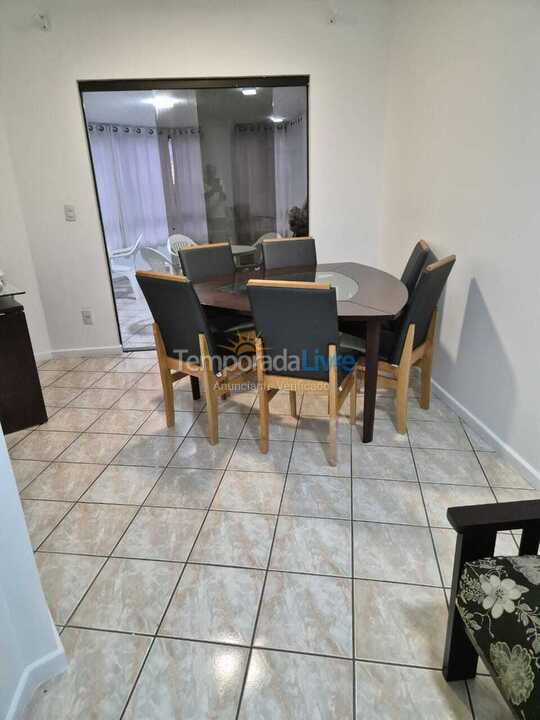 Apartamento para aluguel de temporada em Itapema (Meia Praia)