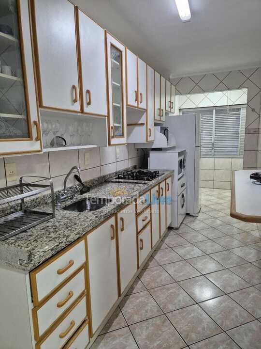 Apartamento para aluguel de temporada em Itapema (Meia Praia)
