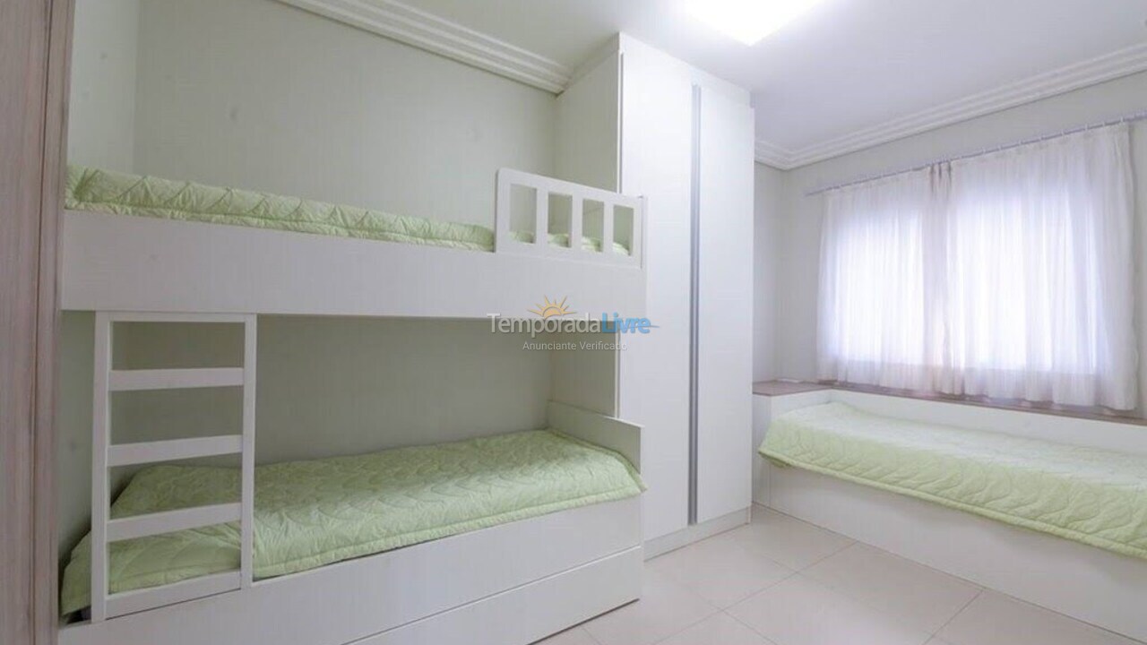 Apartment for vacation rental in Itapema (Centro)