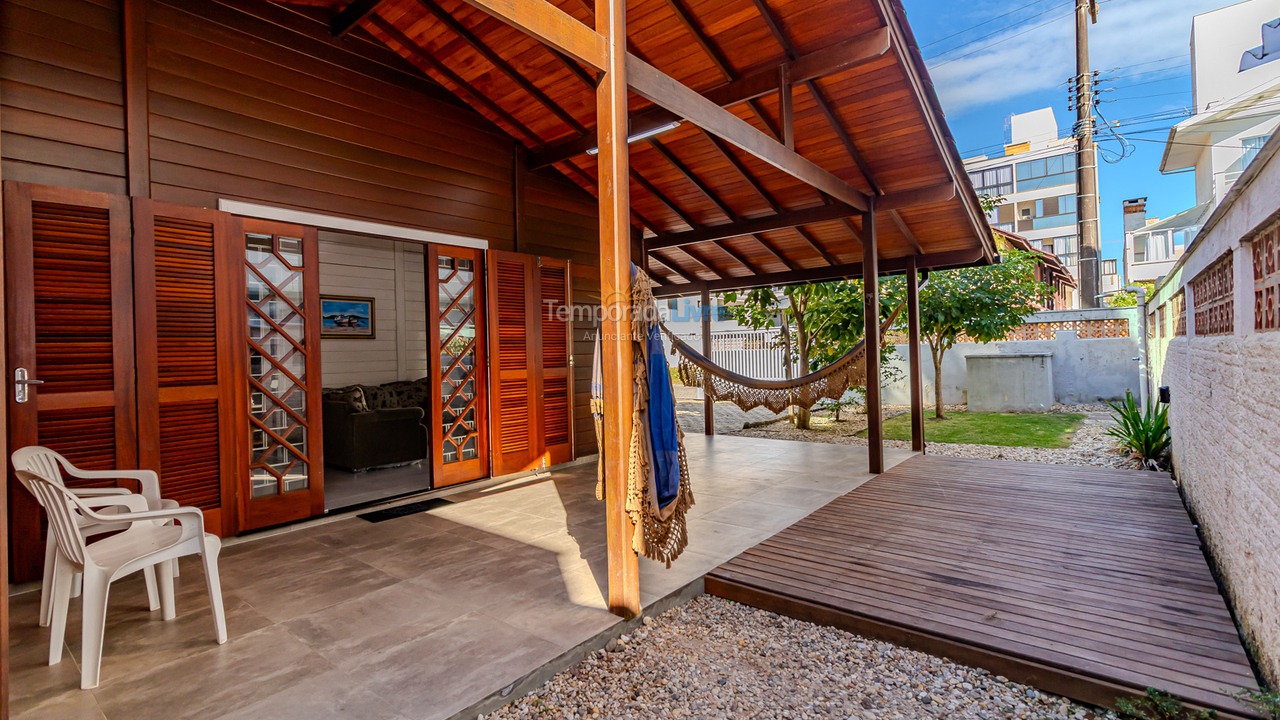 Casa para alquiler de vacaciones em Bombinhas (Mariscal)