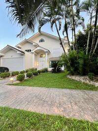 Villa Moncai - Casa em Jurerê internacional