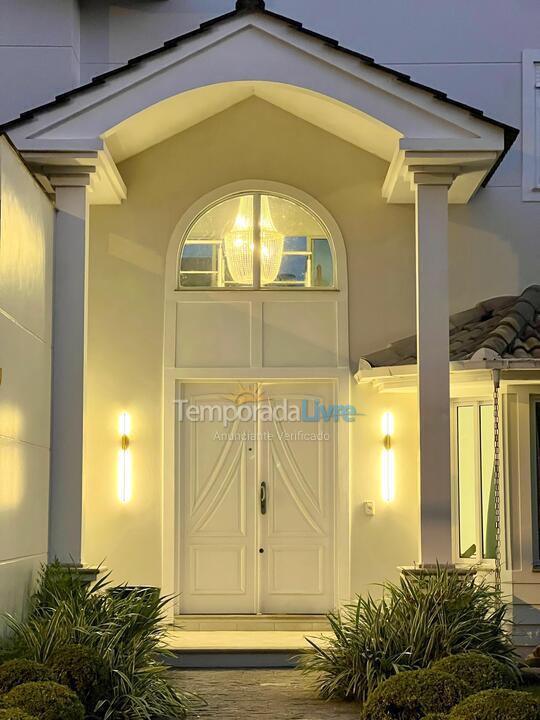 Casa para aluguel de temporada em Florianopolis (Jurerê Internacional)