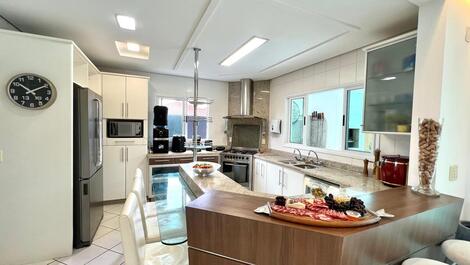 Villa Moncai - Casa em Jurerê internacional