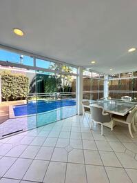 Villa Moncai - Casa em Jurerê internacional