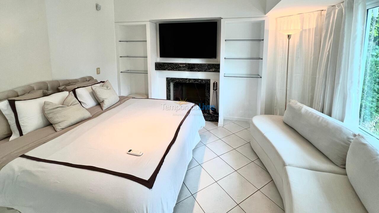 Casa para aluguel de temporada em Florianopolis (Jurerê Internacional)