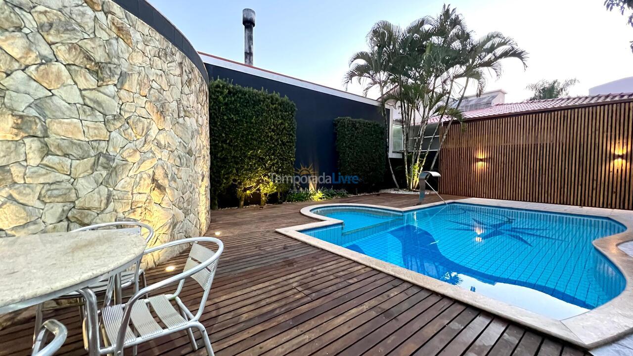 Casa para aluguel de temporada em Florianopolis (Jurerê Internacional)