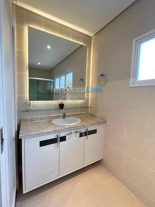 Casa para aluguel de temporada em Florianopolis (Jurerê Internacional)