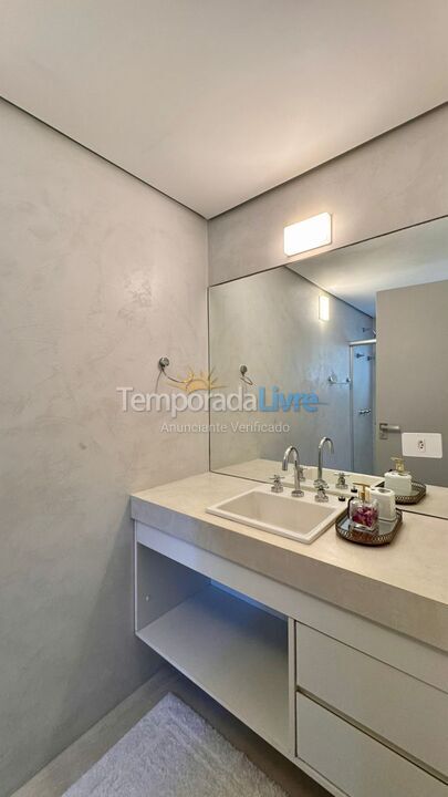 Casa para alquiler de vacaciones em São Sebastião (Praia da Baleia)