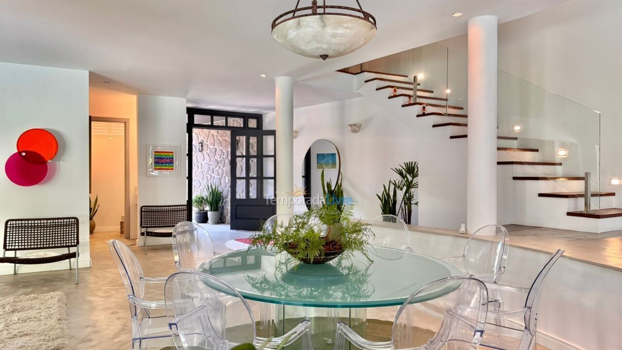 Casa para alquiler de vacaciones em São Sebastião (Praia da Baleia)