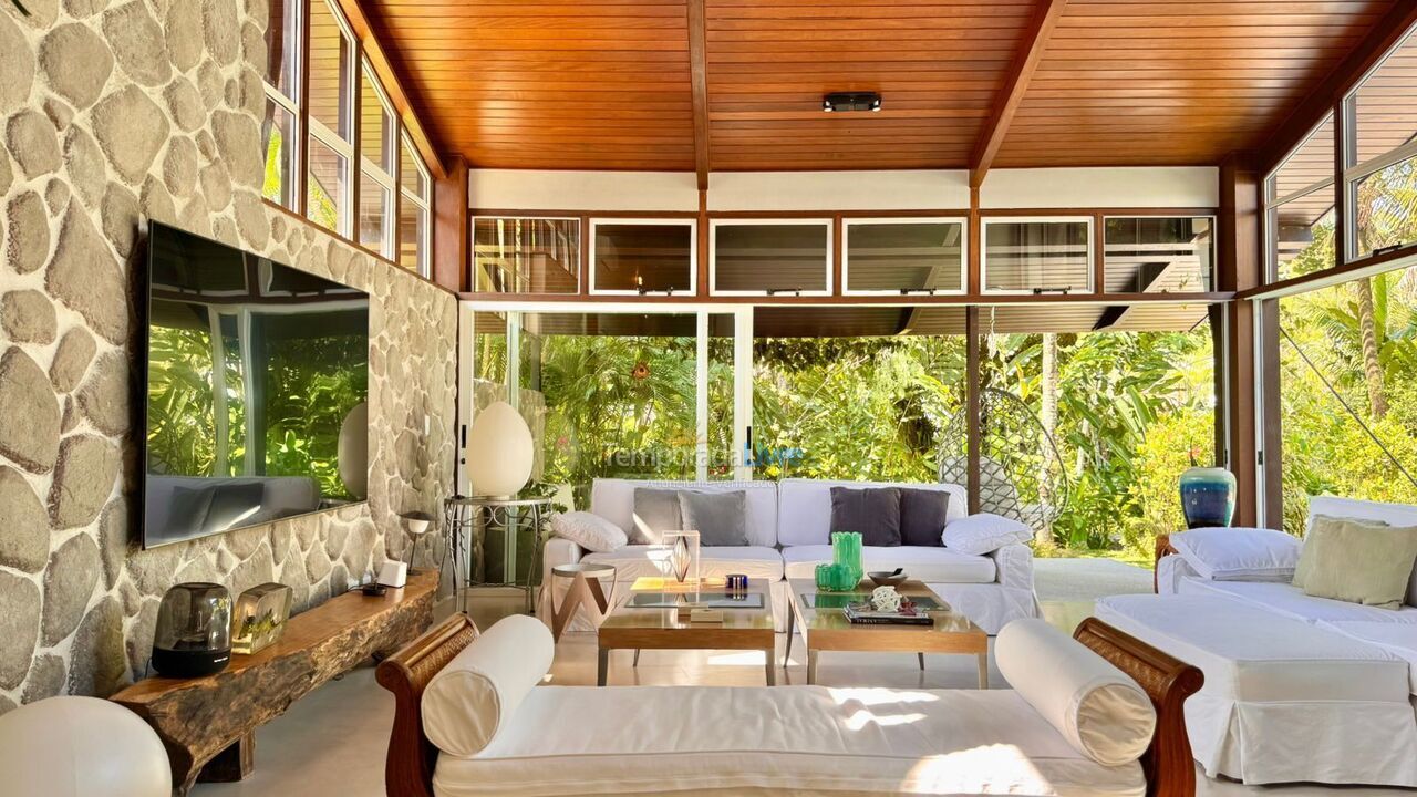 Casa para alquiler de vacaciones em São Sebastião (Praia da Baleia)