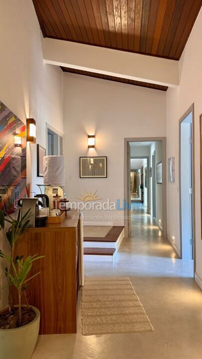 Casa para alquiler de vacaciones em São Sebastião (Praia da Baleia)