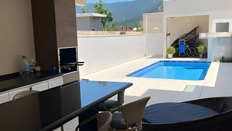 House with pool in Cond, Boraceia-SP