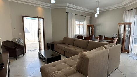 Casa con piscina en Bertioga -SP (1)