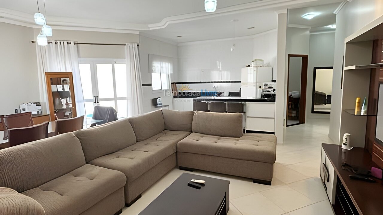 Casa para alquiler de vacaciones em Bertioga (Indaiá)