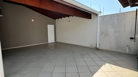 Casa con piscina en Bertioga -SP (1)