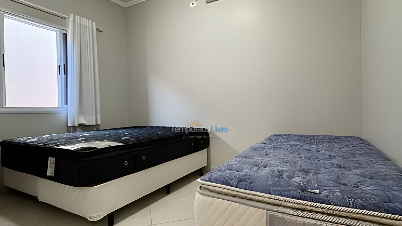 Casa para alquiler de vacaciones em Bertioga (Indaiá)