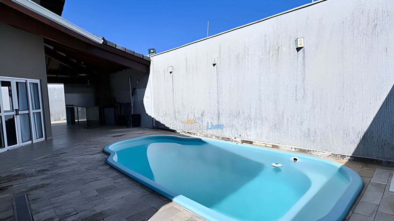 Casa para alquiler de vacaciones em Bertioga (Indaiá)