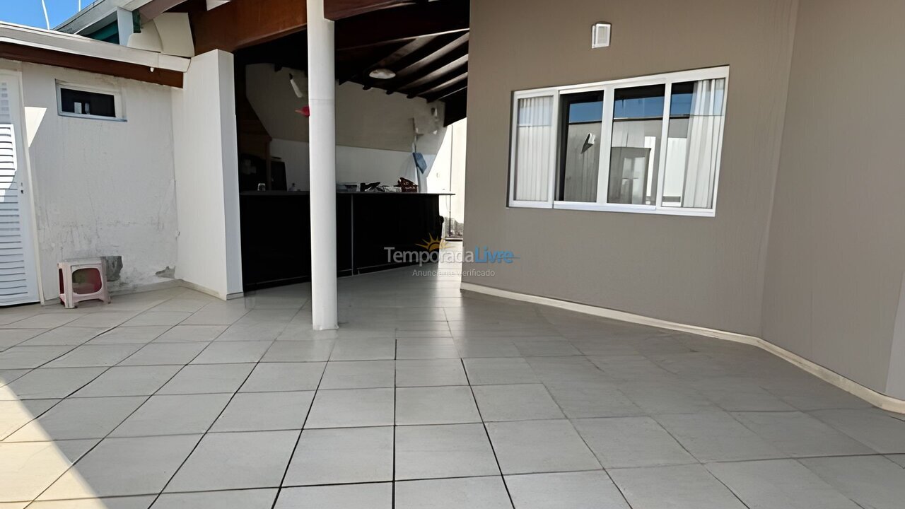 Casa para alquiler de vacaciones em Bertioga (Indaiá)