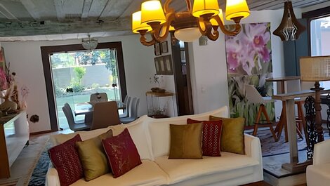 Linda casa em Ilha Bela