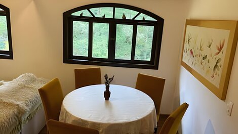 Linda residência em Campos do Jordão - SP