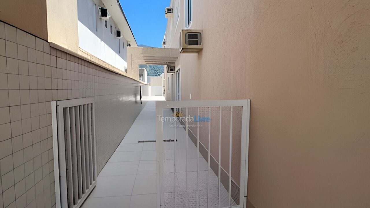 House for vacation rental in Bertioga (Condominio Morada da Praia)