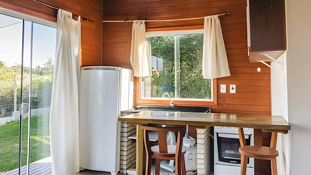 Casa para aluguel de temporada em Imbituba (Praia de Ibiraquera)