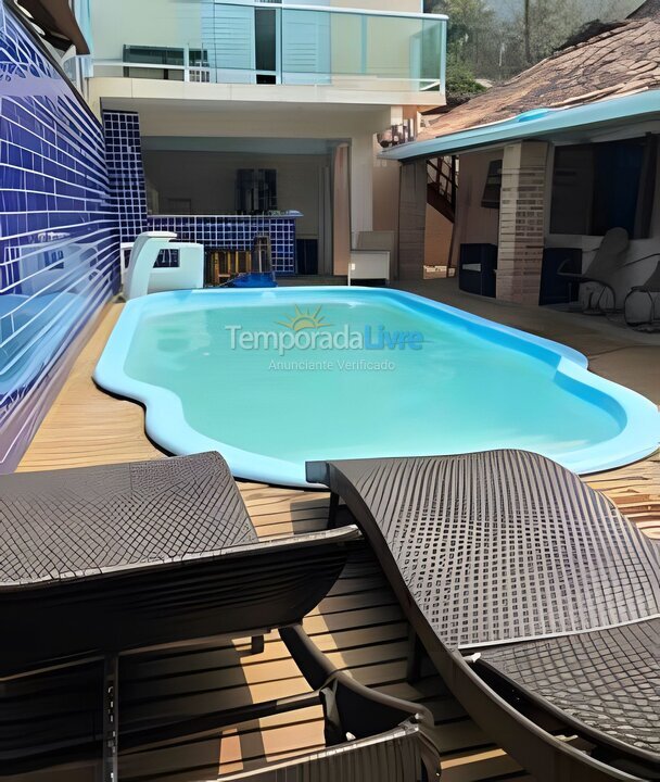 Casa para aluguel de temporada em São Sebastião (Praia do Saco)