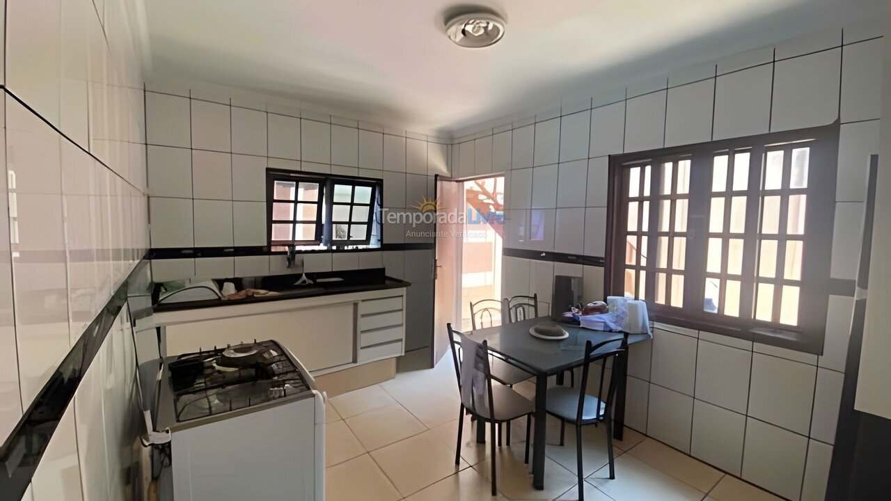 Casa para aluguel de temporada em São Sebastião (Praia do Saco)