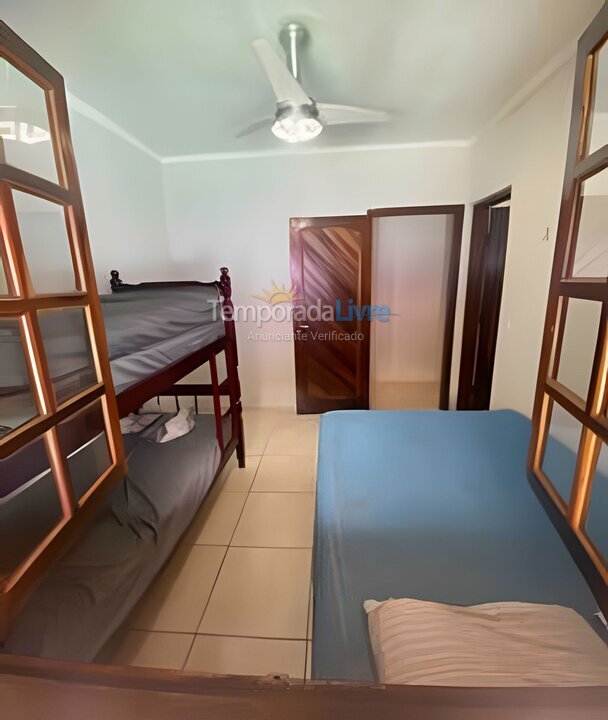 Casa para aluguel de temporada em São Sebastião (Praia do Saco)