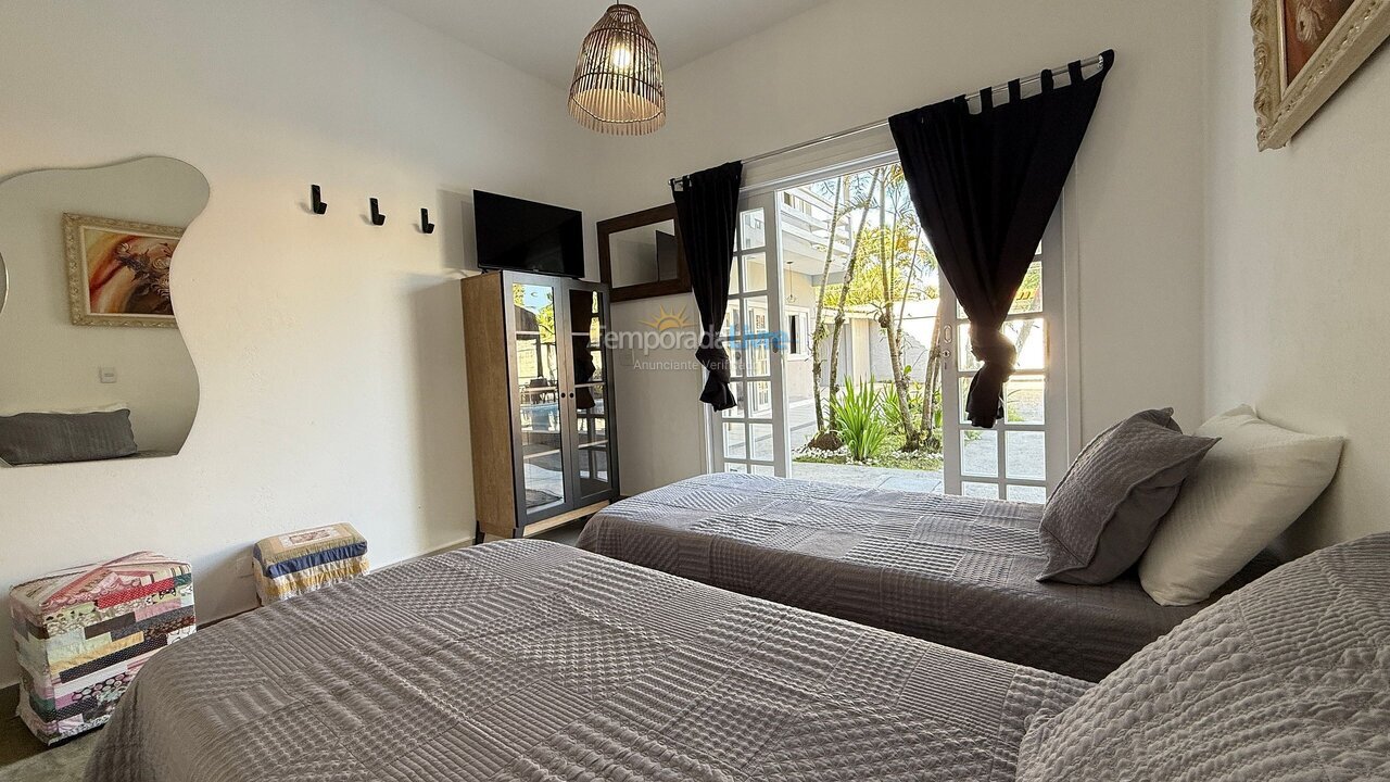 House for vacation rental in São Sebastião (Barra do Sahy)