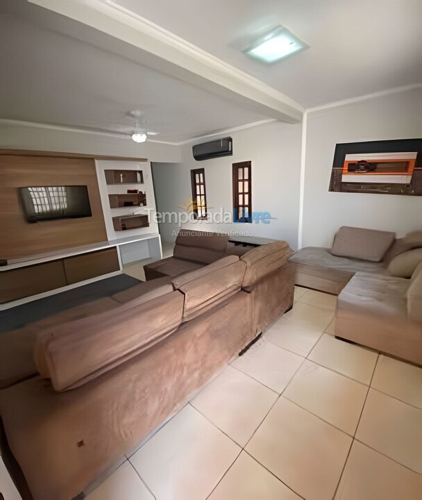 Casa para aluguel de temporada em São Sebastião (Praia do Saco)