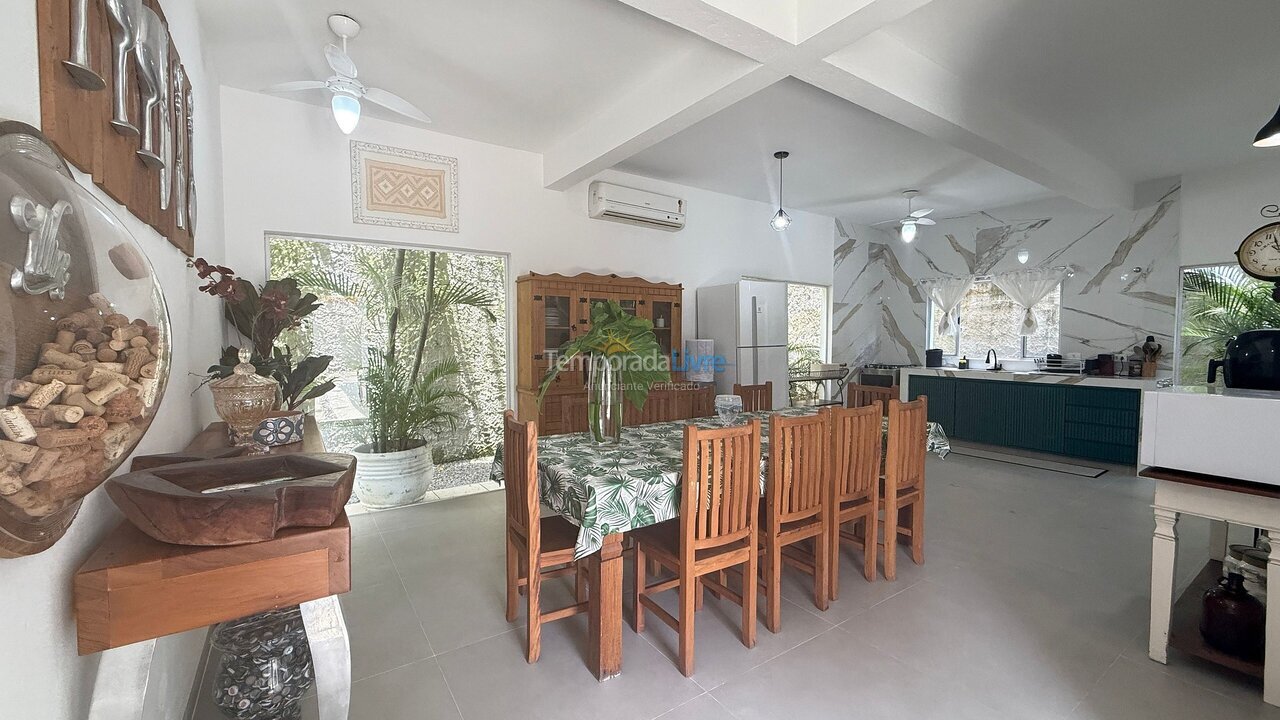 House for vacation rental in São Sebastião (Barra do Sahy)