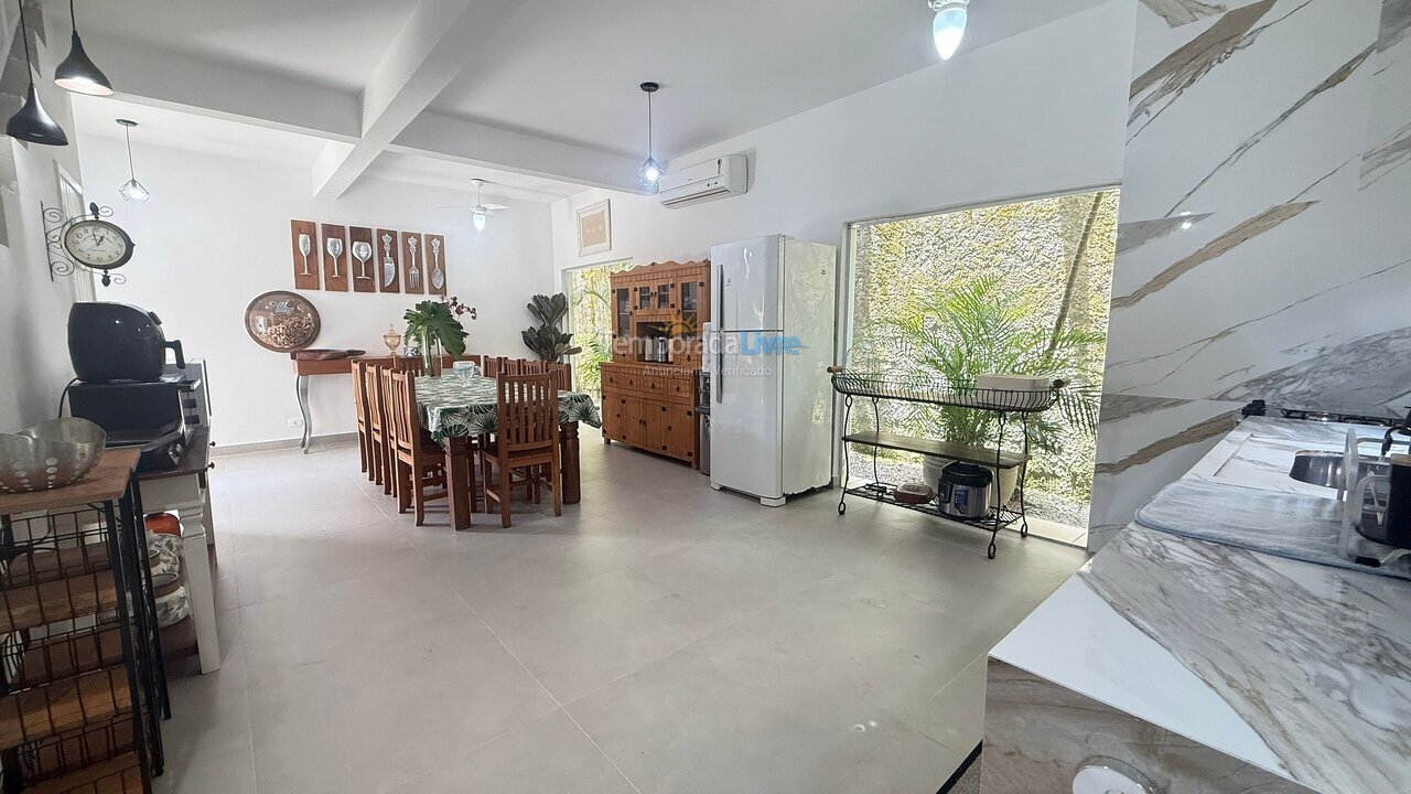 House for vacation rental in São Sebastião (Barra do Sahy)