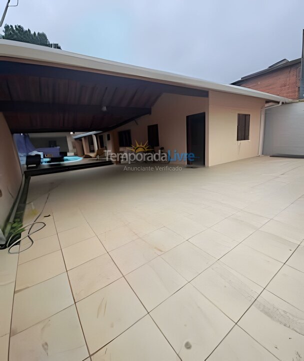 Casa para aluguel de temporada em São Sebastião (Praia do Saco)