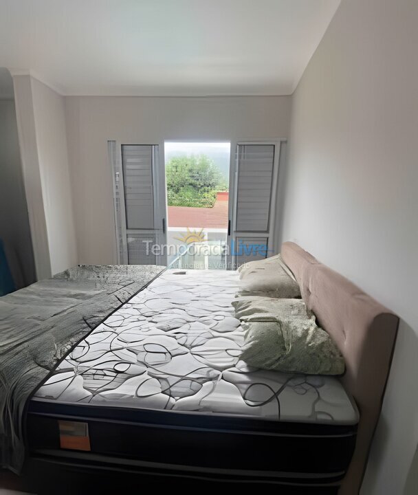 Casa para aluguel de temporada em São Sebastião (Praia do Saco)