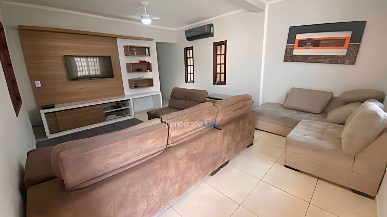 Casa para aluguel de temporada em São Sebastião (Praia do Saco)