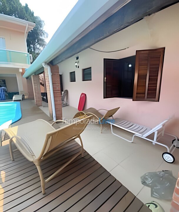 Casa para aluguel de temporada em São Sebastião (Praia do Saco)