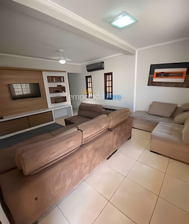 Casa para aluguel de temporada em São Sebastião (Praia do Saco)