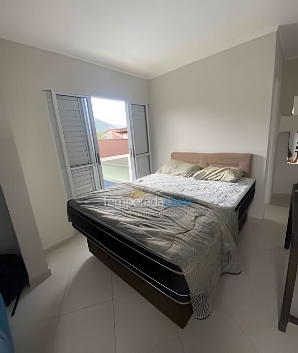 Casa para aluguel de temporada em São Sebastião (Praia do Saco)