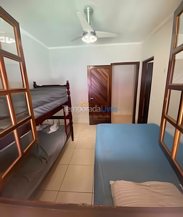 Casa para aluguel de temporada em São Sebastião (Praia do Saco)