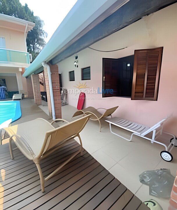 Casa para aluguel de temporada em São Sebastião (Praia do Saco)