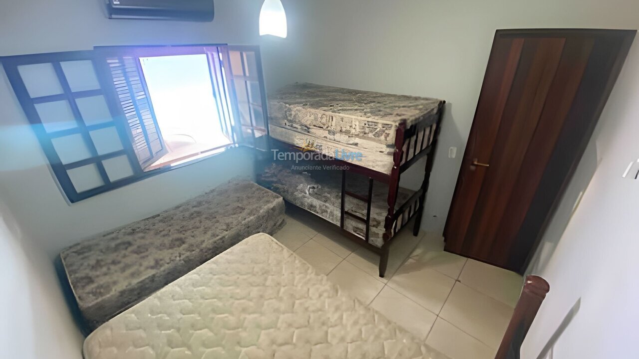 Casa para aluguel de temporada em São Sebastião (Praia do Saco)