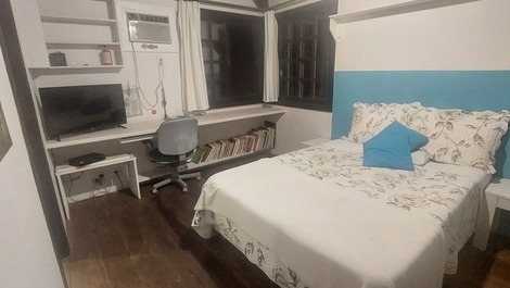 Condominium right on the sand cozy house 4 suites Praia de Manguinhos