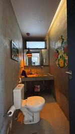 BEACH - SPACIOUS AND BRIGHT HOUSE, CONDO IN THE BEST SECTION OF BARRA DA TIJUCA